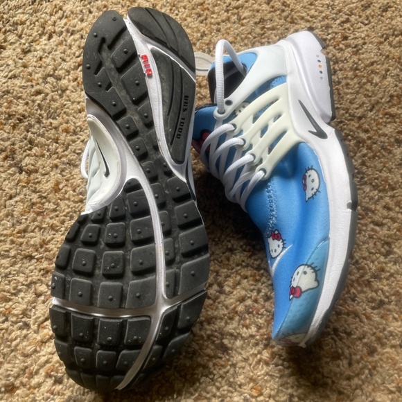 Women's Nike Shoe Size 8 Hello Kitty - Picture 5 of 8